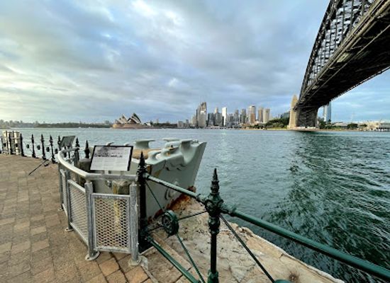 australia/sydney/landmark/h-m-a-s-sydney-monument