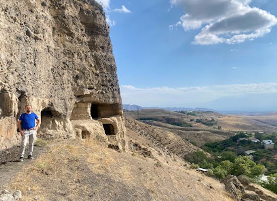 armenia/kotayk/landmark/voghjaberd-cave-complex