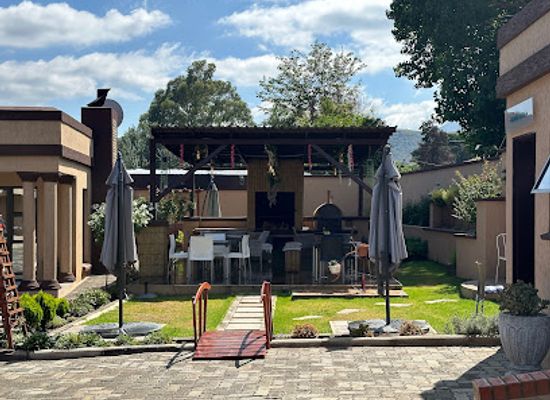 lesotho/mohale-s-hoek/landmark/mapalesa-guest-house