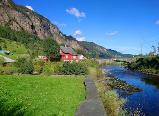 norway/vestlandet/landmark/steinsdalsfossen