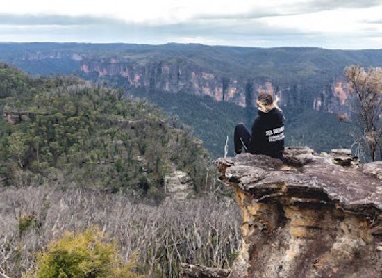 australia/blue-mountains-national-park/landmark/wind-eroded-cave-lookout