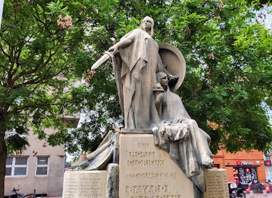 france/toulouse/landmark/monument-aux-morts-des-quartiers-bayard-matabiau-concorde-et-chalets