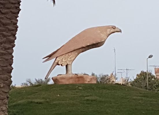 bahrain/muharraq/landmark/muharraq-s-falcon-monument
