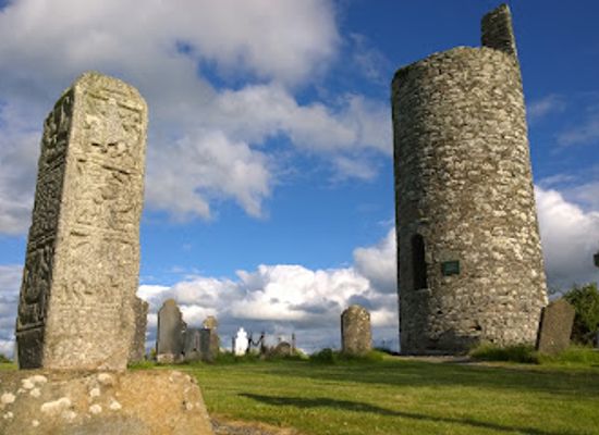 ireland/county-kildare/landmark/old-kilcullen-round-tower