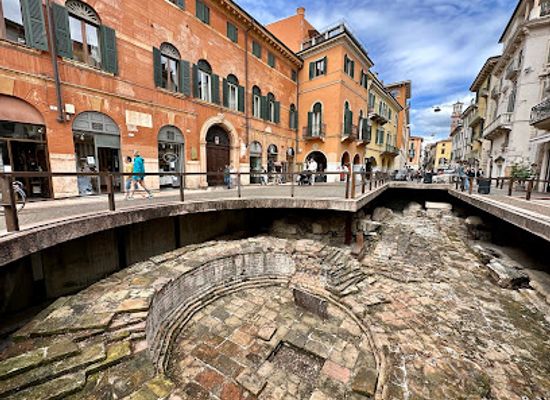 italy/verona/veronetta/landmark/verona-vecchia
