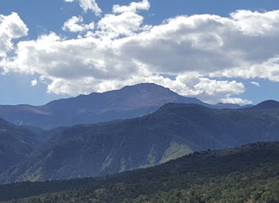 colorado/pikes-peak-region/landmark/siamese-twins