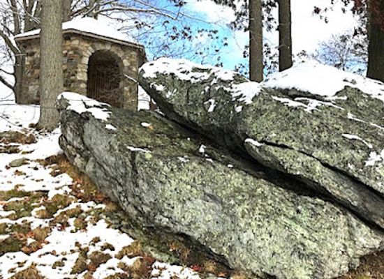 connecticut/windham-county/landmark/state-stones-pavilion