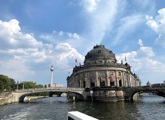 germany/berlin/landmark/waterfront-promenade