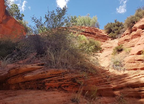 utah/kanab/landmark/red-canyon-slot-peekaboo-kanab