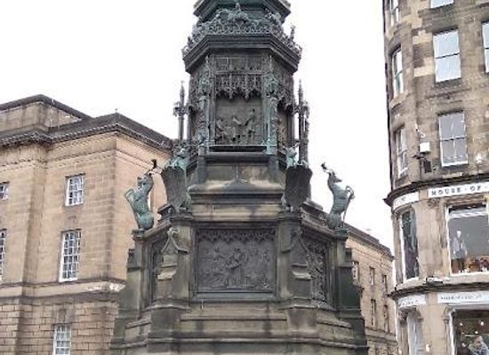 united-kingdom/edinburgh/attraction/statue-of-fifth-duke-of-buccleuch-2