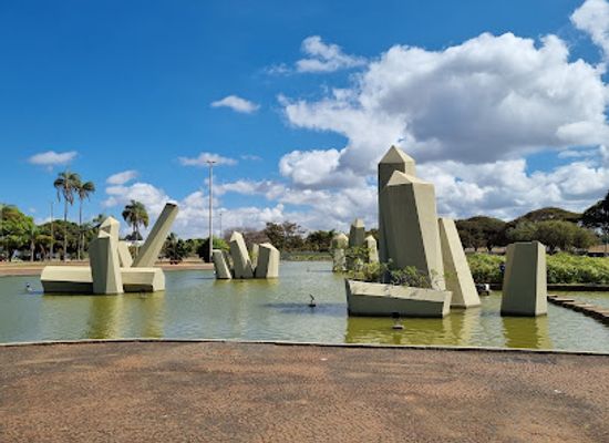 brazil/brasilia/plano-piloto/landmark/praca-dos-cristais