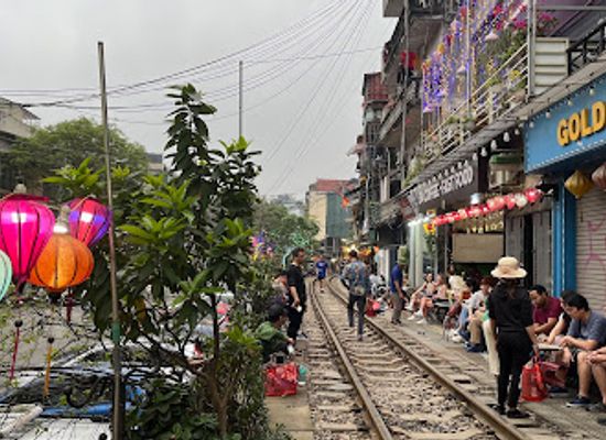 vietnam/hanoi/hoan-kiem-district/landmark/hanoi-train-street