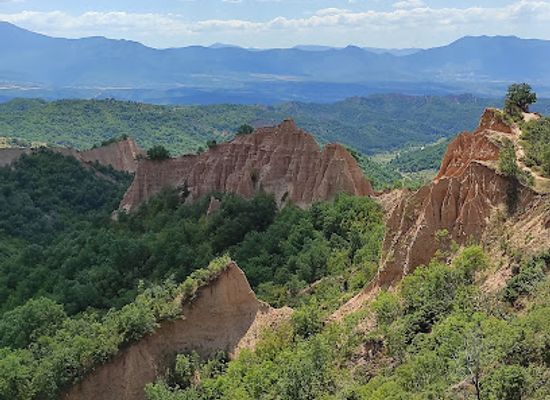 bulgaria/pirin-mountains/landmark/melnik-sandstone-pyramids