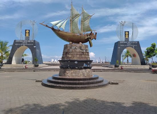 indonesia/makassar/landmark/losari-beach-platform