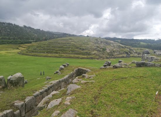 peru/cusco/sacsayhuaman/landmark/qochas-chincanas