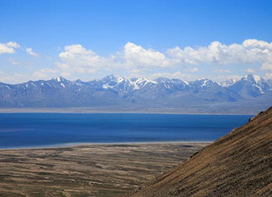 kyrgyzstan/chatyr-kul-lake/landmark/chatyr-kol