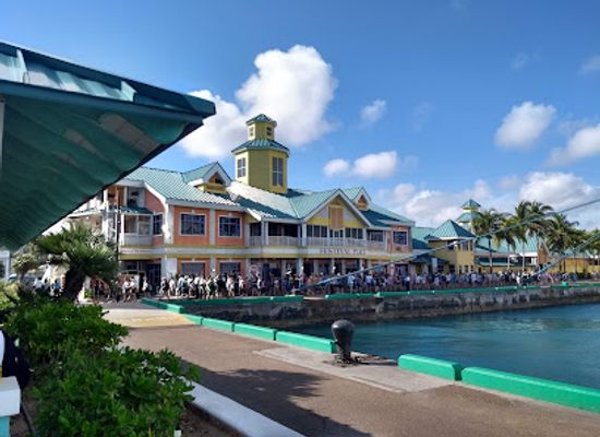 the-bahamas/nassau/cable-beach/landmark/nassau-straw-market