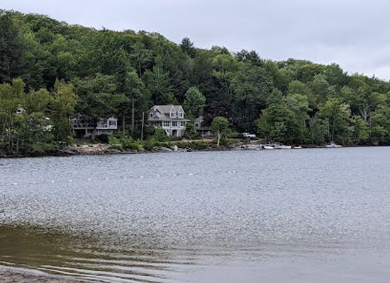 maine/camden/landmark/barrett-s-cove-public-beach