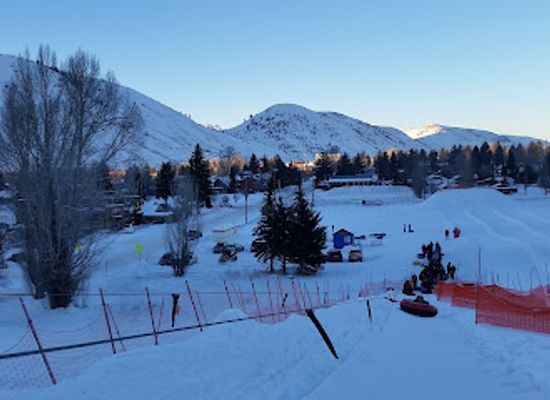 wyoming/snow-king-mountain-resort/landmark/king-tubes-snow-tubing-at-snow-king-mountain