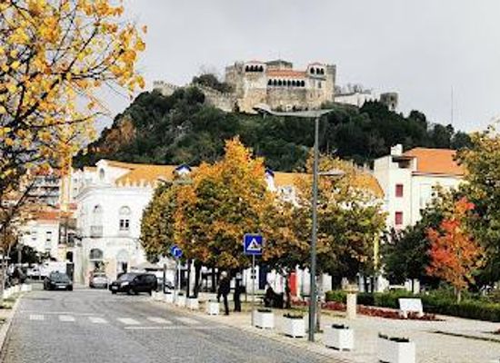 portugal/ribatejo/landmark/largo-5-de-outubro