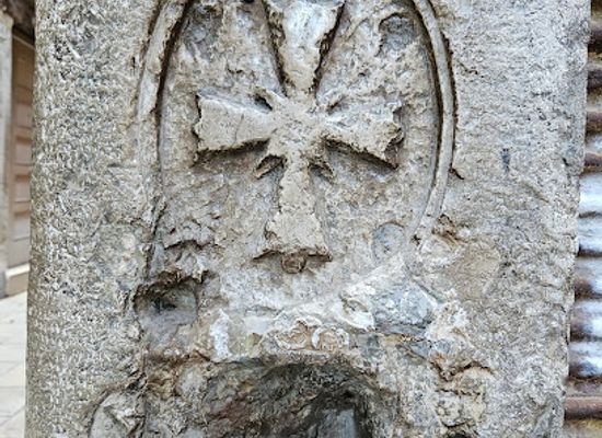 italy/venice/landmark/calle-del-perdon-knights-templar-cross