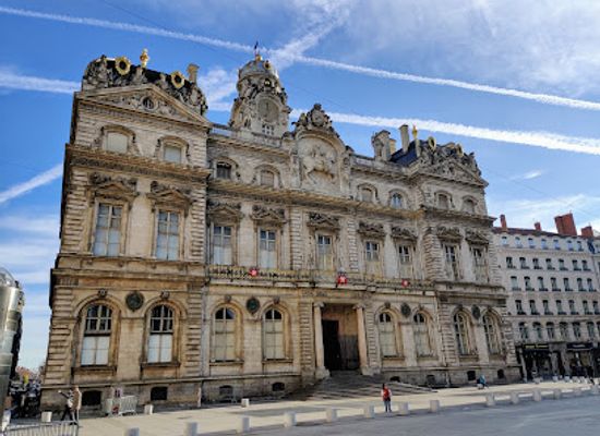 france/rhone-alpes/landmark/place-des-terreaux