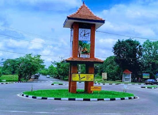 sri-lanka/anuradhapura/landmark/isurumuniya-clock-tower