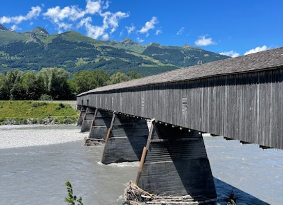 liechtenstein/steg/landmark/alte-rheinbrucke