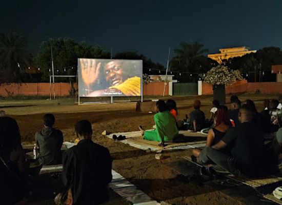 ghana/accra/osu/landmark/akola-boni-park