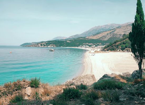 albania/himara/landmark/spile-beach