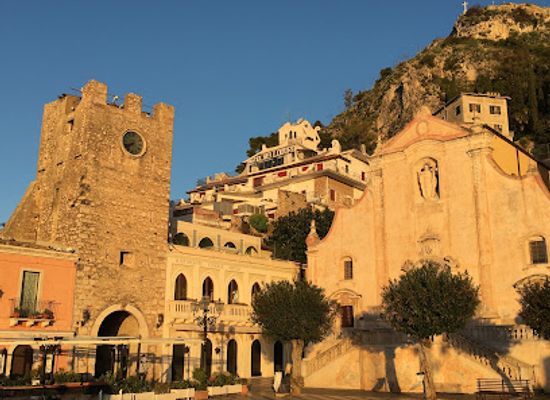 italy/taormina/landmark/comune-di-taormina-palazzo-dei-duchi-di-santo-stefano