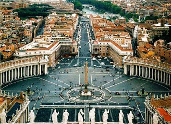 vatican-city/apostolic-palace/landmark/piazza-san-pietro