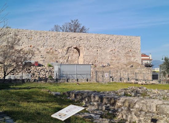 greece/larissa/landmark/bezesteni-larisas