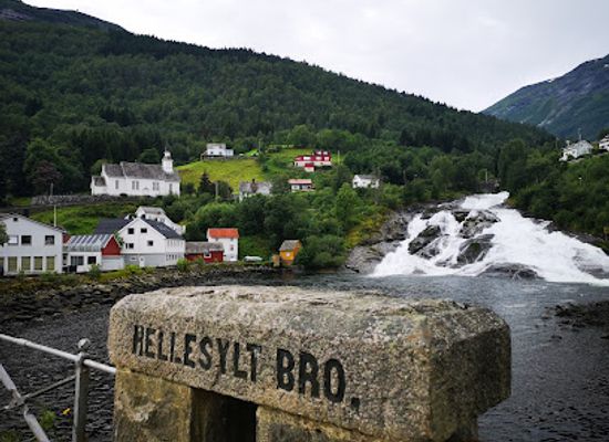 norway/geirangerfjord/landmark/hellesylt