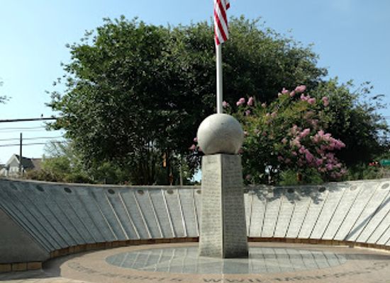 texas/gulf-coast/landmark/john-h-reagan-world-war-ii-memorial-plaza