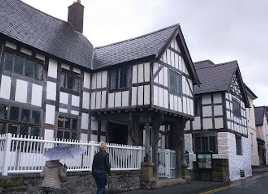 united-kingdom/caernarfonshire/attraction/nantclwyd-y-dre-historic-house-and-gardens-2