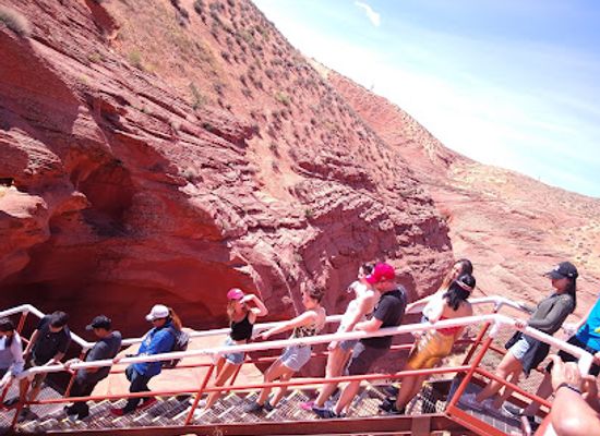 arizona/page/landmark/lower-antelope-canyon