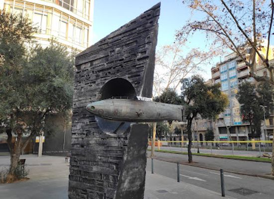 spain/catalonia/landmark/monument-a-narcis-monturiol