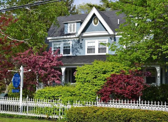maine/kennebunkport/landmark/the-harbor-inn