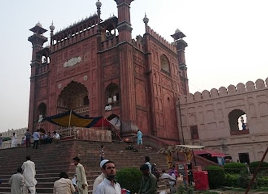 pakistan/central-punjab/landmark/moti-masjid