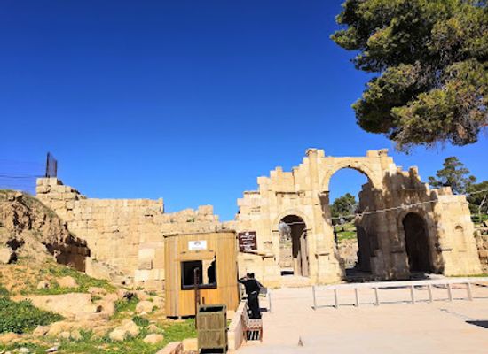 jordan/jerash/landmark/large-roman-reservoir