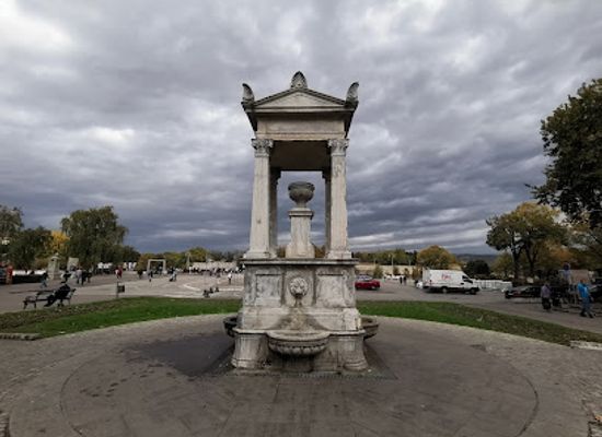 serbia/nis/stari-grad/landmark/king-milan-square