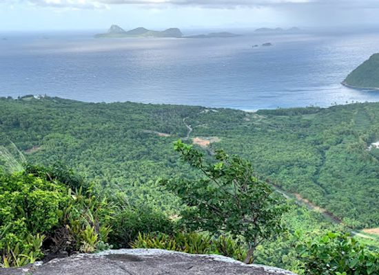 grenada/saint-david/landmark/welcome-stone
