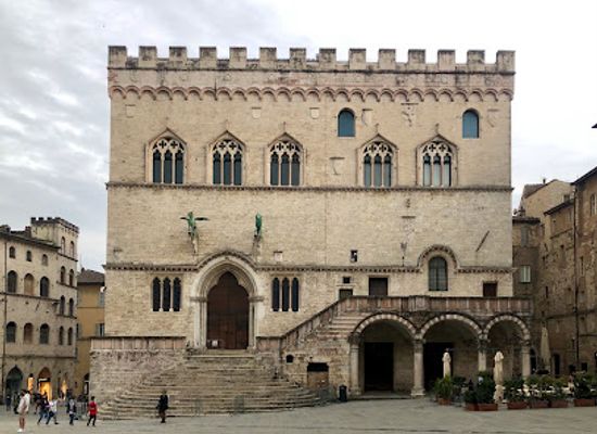 italy/perugia/landmark/palazzo-dei-priori