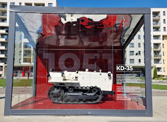 romania/brasov/tractorul/landmark/tractorul