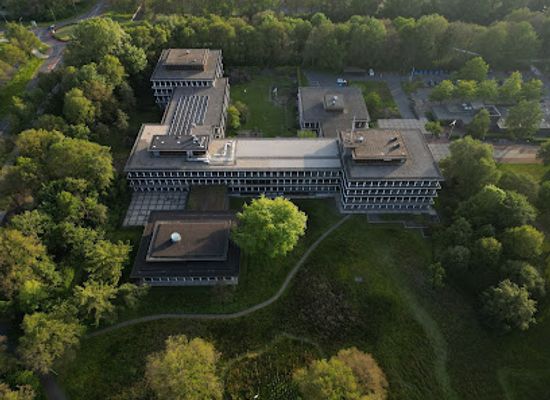 netherlands/drenthe-province/landmark/provinciehuis-drenthe