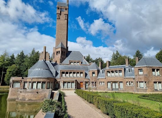 netherlands/veluwe-national-park/landmark/country-residence-museum-jachthuis-sint-hubertus