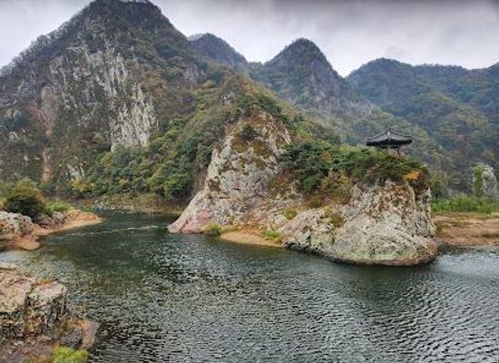 south-korea/hoseo-region/landmark/wollyu-bong