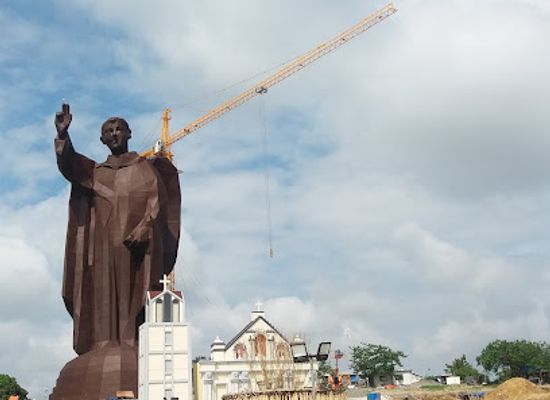 philippines/visayas/landmark/st-vincent-ferrer-statue