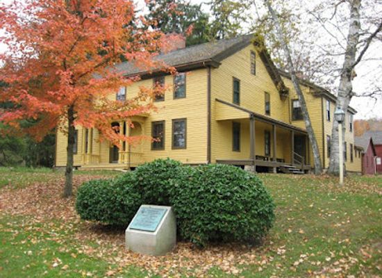 massachusetts/berkshires/landmark/herman-melville-s-arrowhead